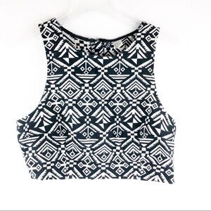 Women’s H&M Black & White Boho Crop Zip Up Top 14